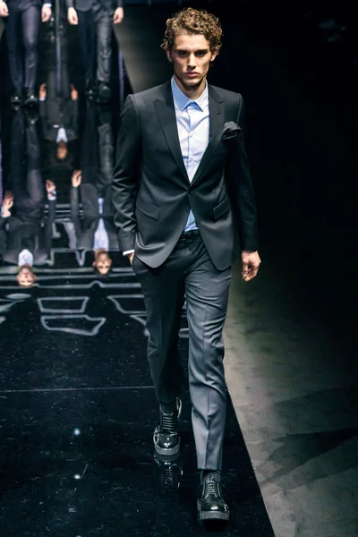 Look 63